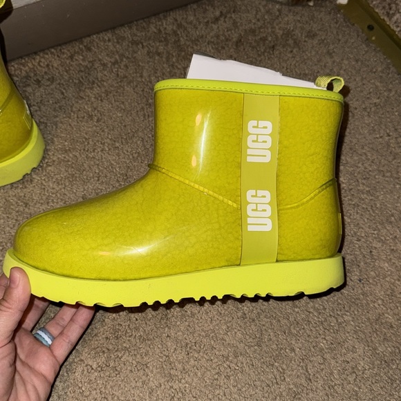 UGG Women’s Classic Clear Mini Pollen Yellow Waterproof Boots Size 6 - Picture 3 of 7